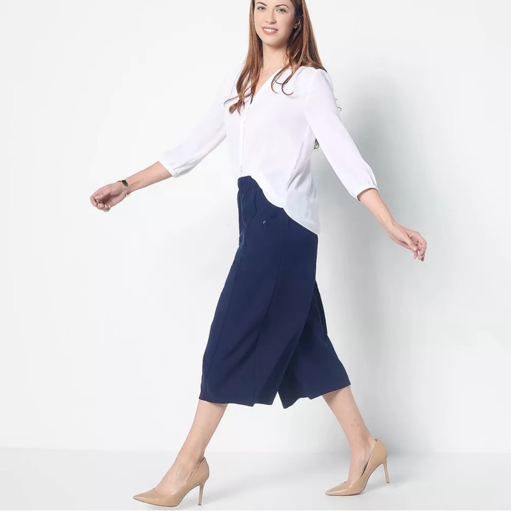Truth + Style Navy Blue Wide Leg Crop Pocket Pants Size Medium Petite